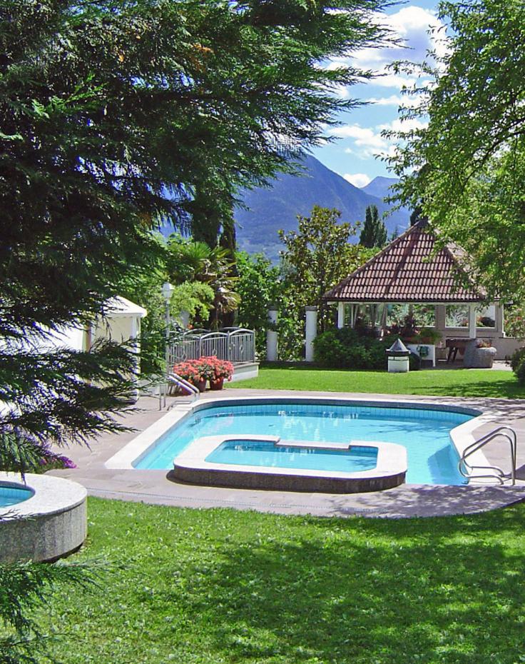 Pool & Whirlpool am Riedingerhof Pool & Whirlpool am Riedingerhof